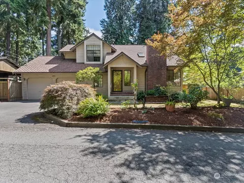 10621 SE 30th St, Bellevue, WA 98004