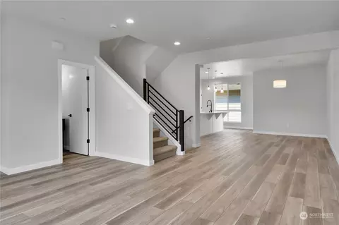 2527 Gibson Rd #E2, Everett, WA 98204 photo 5