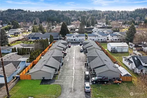 1204 1218 7th Ave SE, Puyallup, WA 98372