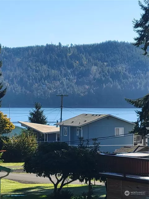 70 N Ayock Beach Dr, Lilliwaup, WA 98555