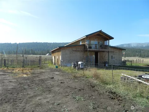 17 Duck Flats Rd, Tonasket, WA 98855