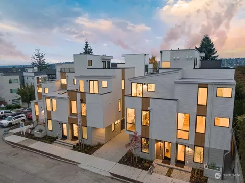 725 N Motor Pl, Seattle, WA 98103