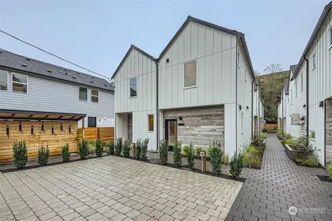 10352 Wallingford Ave N, Seattle, WA 98133