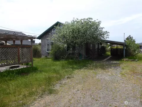 33205 I St, Ocean Park, WA 98640