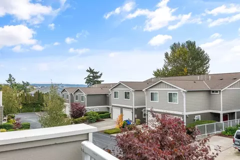 1890 SW Scenic Heights St #C3, Oak Harbor, WA 98277