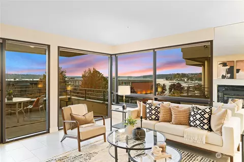 735 1st St S #102, Kirkland, WA 98033