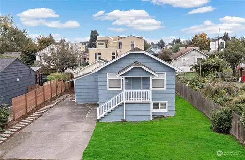 327 NW 88th St #A, Seattle, WA 98117