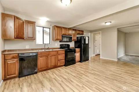 312 Calistoga St E, Orting, WA 98360 photo 5