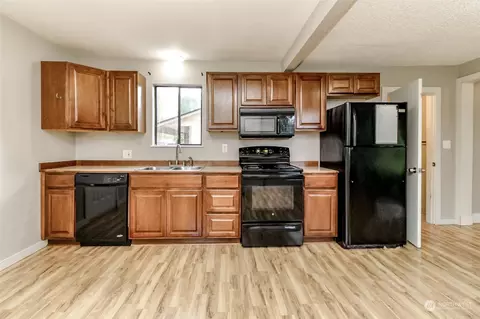 312 Calistoga St E, Orting, WA 98360 photo 7