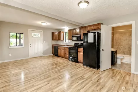 312 Calistoga St E, Orting, WA 98360 photo 8