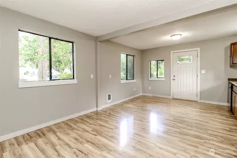 312 Calistoga St E, Orting, WA 98360 photo 9