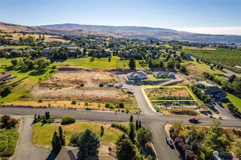 3760 Lucy Ln, Wenatchee, WA 98801