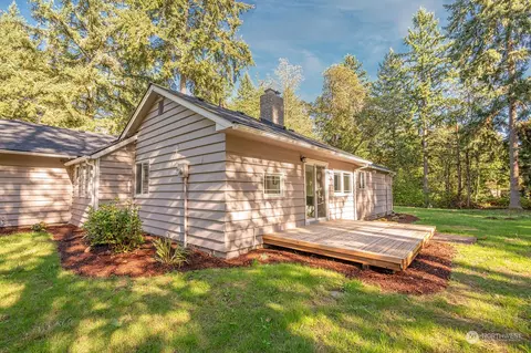 8829 SW 198th St, Vashon, WA 98070