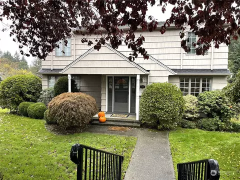 7416 52nd Ave NE, Seattle, WA 98115