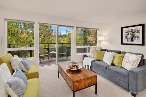 550 Elm Way #409, Edmonds, WA 98020