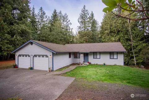 4635 Shady Hollow Ln NW, Bremerton, WA 98312