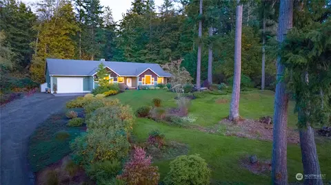 30042 Gamble Pl NE, Kingston, WA 98346