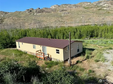 432 Valley Rd, Brewster, WA 98812