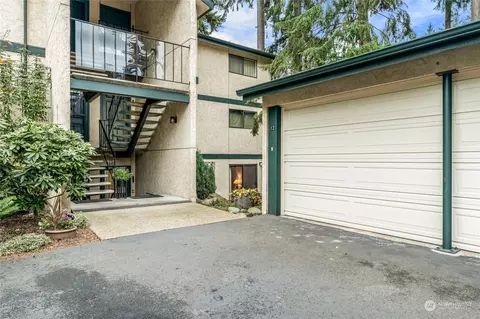 8520 242nd St SW #108, Edmonds, WA 98026