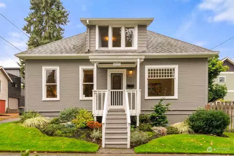 4115 SW Walker St, Seattle, WA 98116