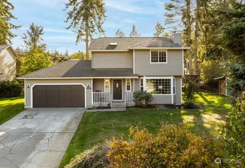 1977 W Buckthorn St, Oak Harbor, WA 98277