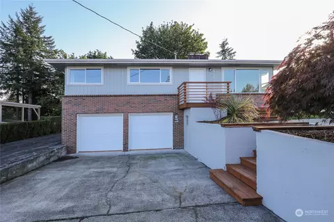 806 Nevada Dr, Longview, WA 98632