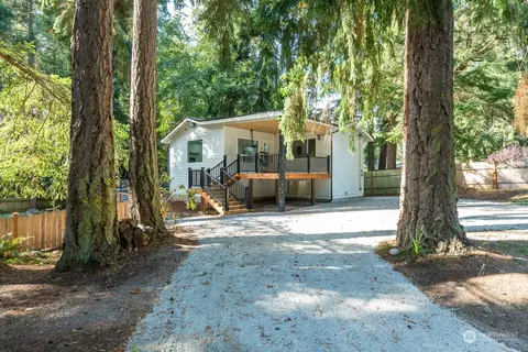 2812 Huckleberry Ln, Camano Island, WA 98282