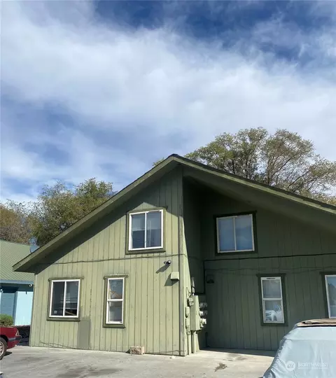 813 S Division St, Moses Lake, WA 98837