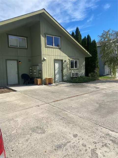 819 S Division St, Moses Lake, WA 98837
