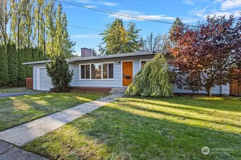 411 10th St, Lynden, WA 98264