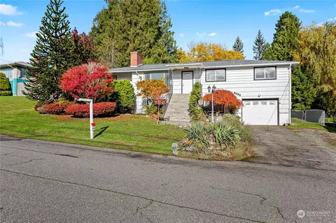 5850 Birch Dr, Ferndale, WA 98248