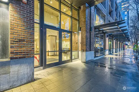 2720 3rd Ave #303, Seattle, WA 98121