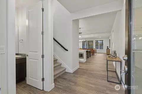 Entry Way - 1077 Lindenberger Ln, Enumclaw, WA 98022 photo 1 of 1