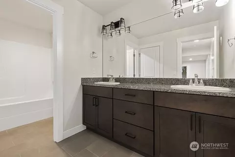 Bath - 1077 Lindenberger Ln, Enumclaw, WA 98022 photo 5 of 5