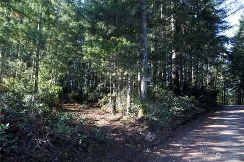 1399 W Camp Sundown Rd, Bremerton, WA 98312