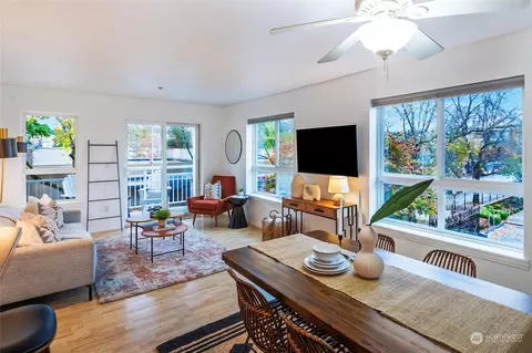 2805 NE 125th St #304, Seattle, WA 98125