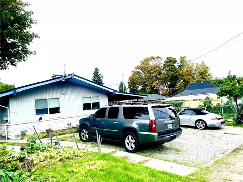 2646 S Warsaw St, Seattle, WA 98108