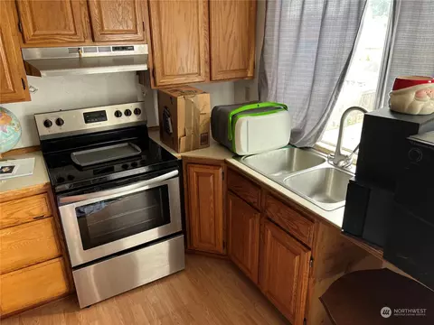 210 W Marilyn Ave, Everett, WA 98204 photo 2