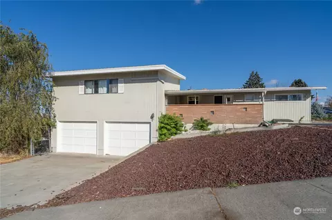 316 E Hill Ave, Moses Lake, WA 98837