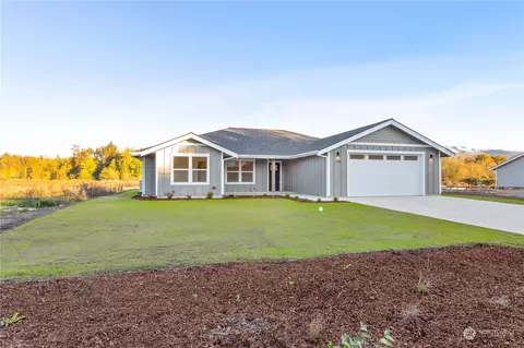 708 E 4th St, Nooksack, WA 98276