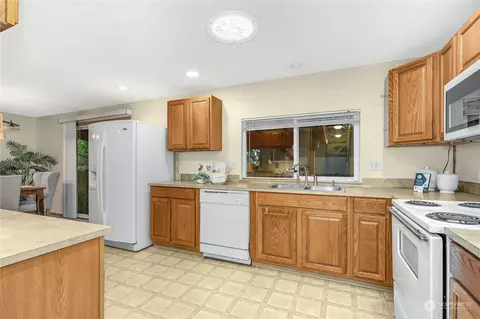 19215 1st Ave SE, Bothell, WA 98012 photo 15