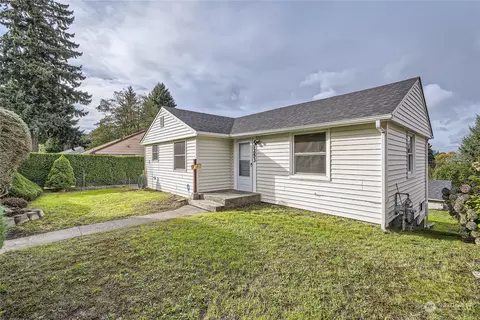 9253 24th Ave SW, Seattle, WA 98106