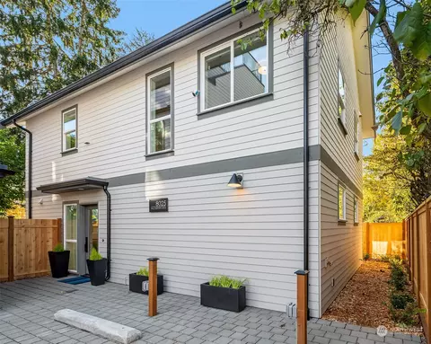 8025 Wallingford Ave N, Seattle, WA 98103