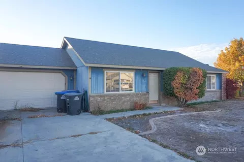 1426 S Cougar Dr, Moses Lake, WA 98837