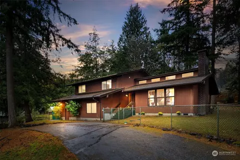 5326 Bunker St NW, Bremerton, WA 98311