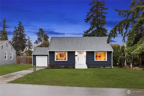 180 SE Glencoe St, Oak Harbor, WA 98277