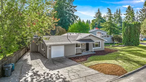 9207 NE 138th St, Kirkland, WA 98034