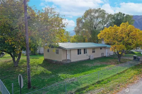 320 Ironwood St, Oroville, WA 98844