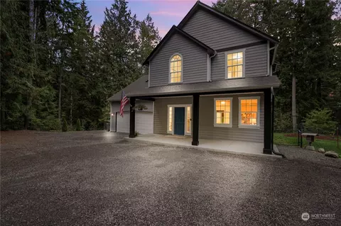 6388 Foley Ln, Seabeck, WA 98380