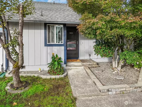 629 Geneva Ln SE, Olympia, WA 98513